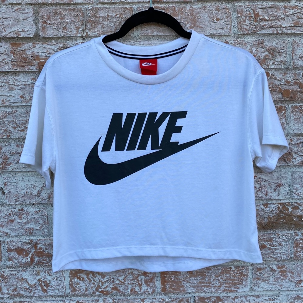 Nike Women's Sportswear Cotton Logo Cropped